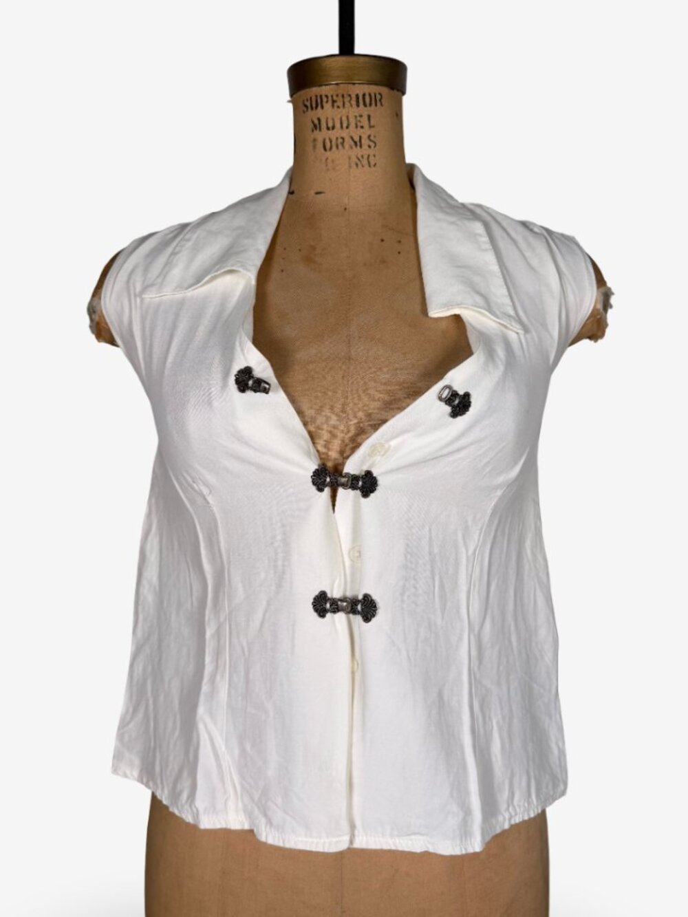 Vintage Y2K Dynamite Sleeveless Clasp Blouse